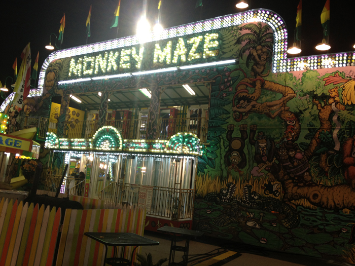 달라스 이동식 놀이공원에서 Monkey Maze