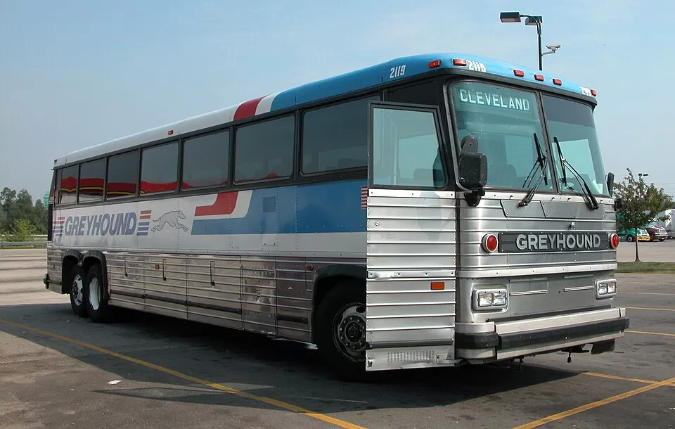2003-08-25_Greyhound_bus.jpg